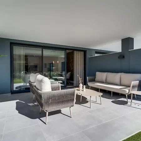 Ultimate - 3br Met Prive Tuin In Oasis 325 エステポナ