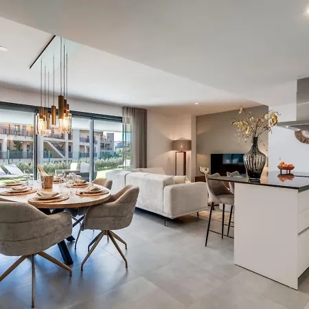 Ultimate - 3br Met Prive Tuin In Oasis 325 * Estepona