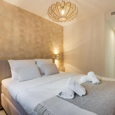 Ultimate - 3br Met Prive Tuin In Oasis 325 Apartment *
