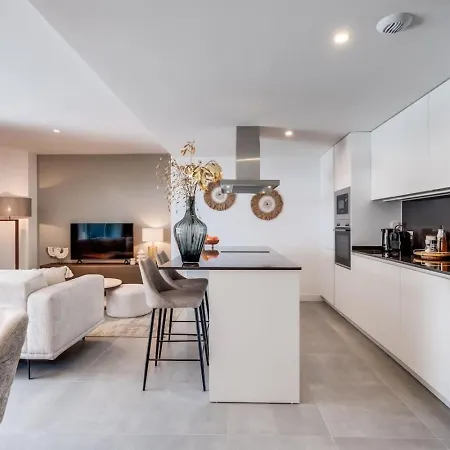 Ultimate - 3br Met Prive Tuin In Oasis 325 エステポナ