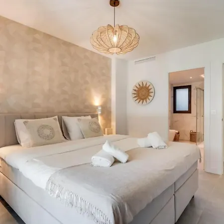 Ultimate - 3br Met Prive Tuin In Oasis 325