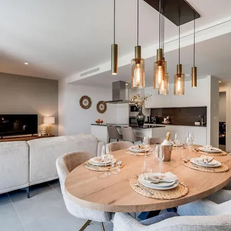 Ultimate - 3br Met Prive Tuin In Oasis 325 アパート *